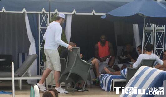 詹皇与乐福洛城聚会照片