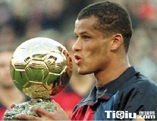 ���߶����ں������������˼��ܰ�����С������Ա