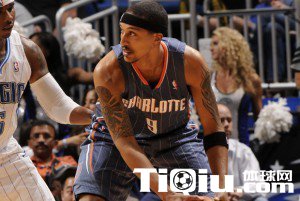 穆恩主动示好骑士