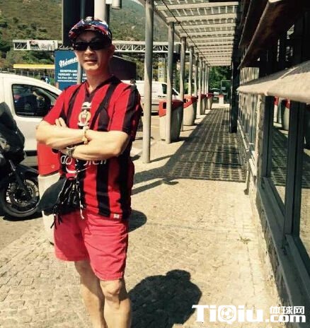 六小龄童弄错米兰球衣