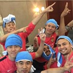 恒大伤员头缠毛巾搞怪 巨星秒变老农