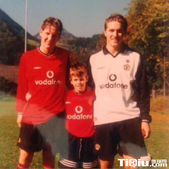 施魏因斯泰格穿曼联球衣照片