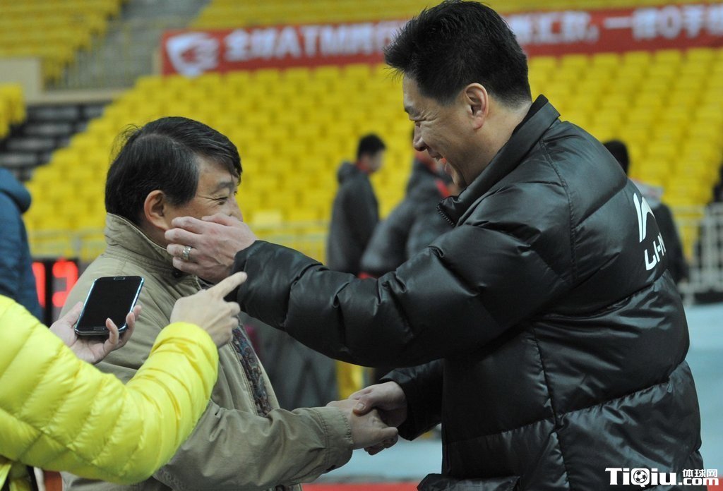 广厦男篮排练国家队