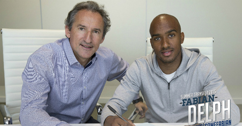 维拉队长加盟曼城 转会费800万签约5年