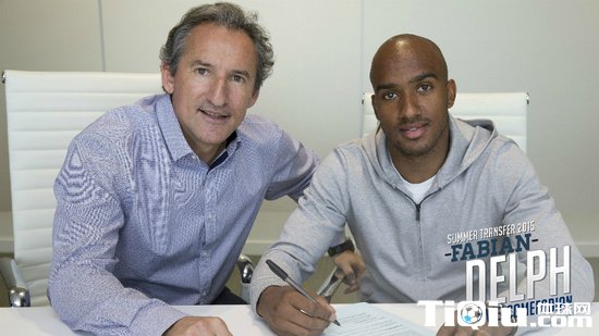 德尔夫加盟曼城