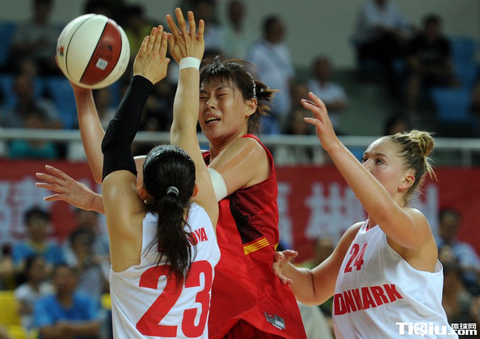 ������˹Ů��������