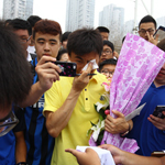 李玮锋与泰达解约 球迷送别李玮锋