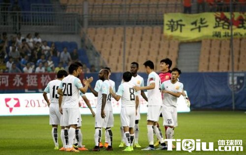 �м�ǰհ�����ؿͳ�������ʤ �ӱ߿�ս��������