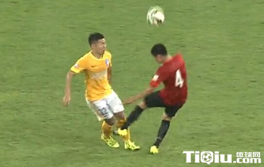 孙世林踢伤吴曦被足协传唤 恐难逃追加处罚