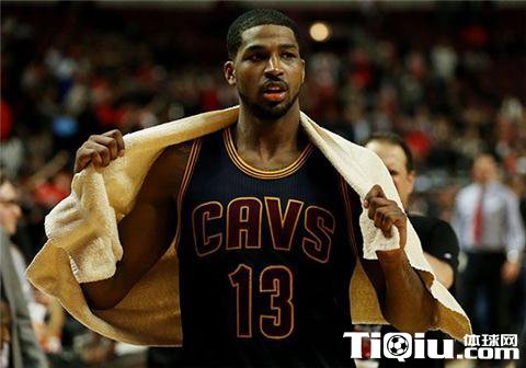 骑士续约汤普森拖至9月