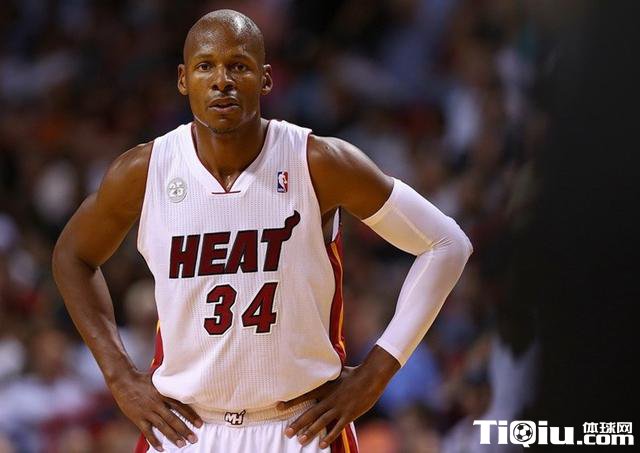 雷阿伦什么时候退役