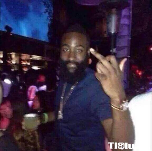 哈登逛脱衣服俱乐部