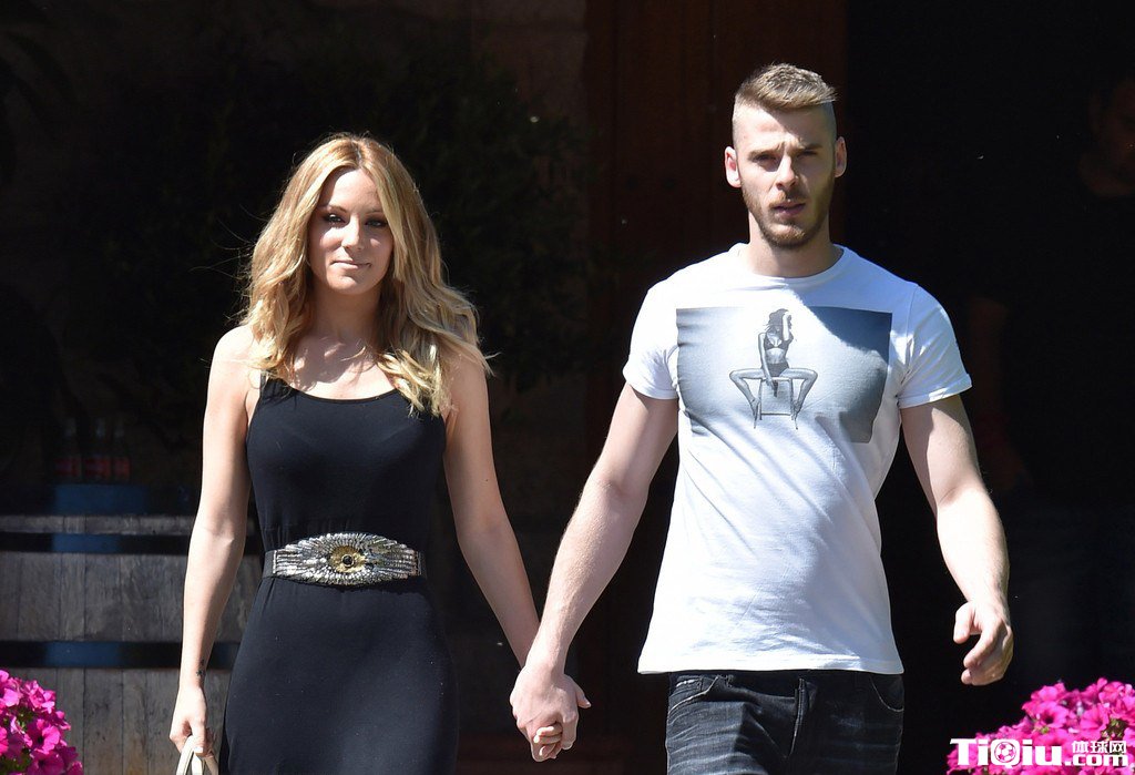 �º���Ů��