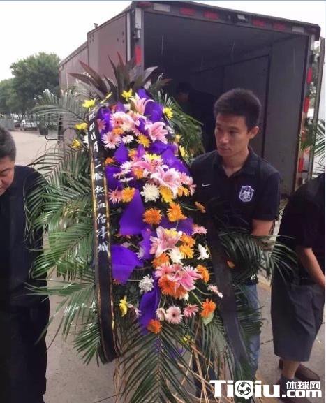 ������ʿ��̩�����½��� ̩��߲��׻�Ȧ  