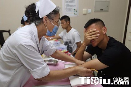 �������Ӳ���³�Ѫ �ڴ󱦰������������ҿ�