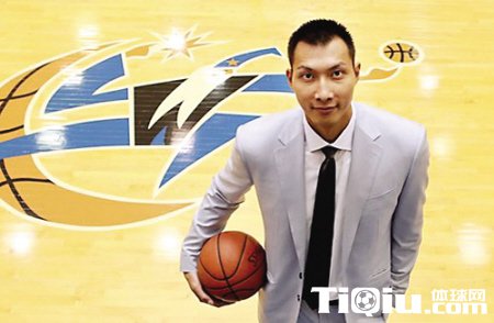 湖人试图再次邀请易建联