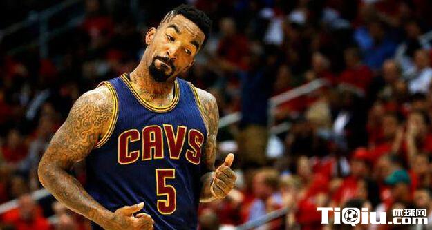 骑士正式续约JR史密斯