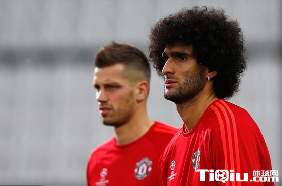 ���Ӷ���η������ǰ��