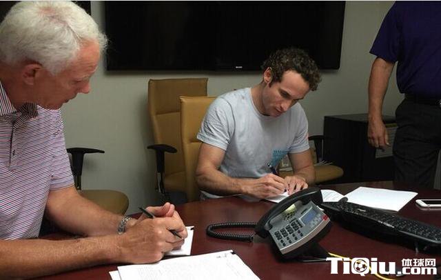 ������ʽǩ�º�����˹