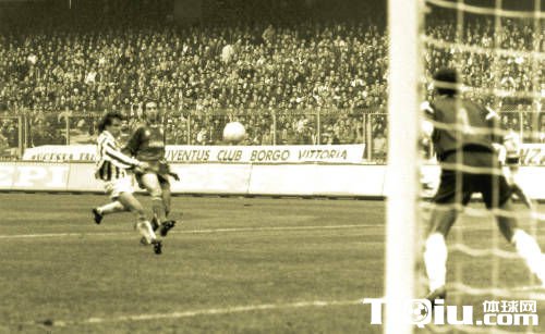 巨星出世神作 皮耶罗凌空垫射