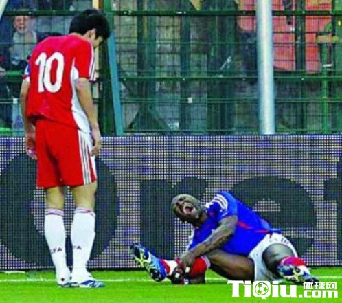 该怪郑智断腿吗 西塞业余队首秀即伤遭解约