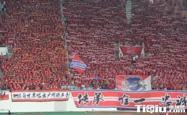 �����ͬ��һ�� ������ɫ���Է�л���볡