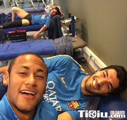 巴萨MSN秀恩爱 梅西内裤照不幸曝光