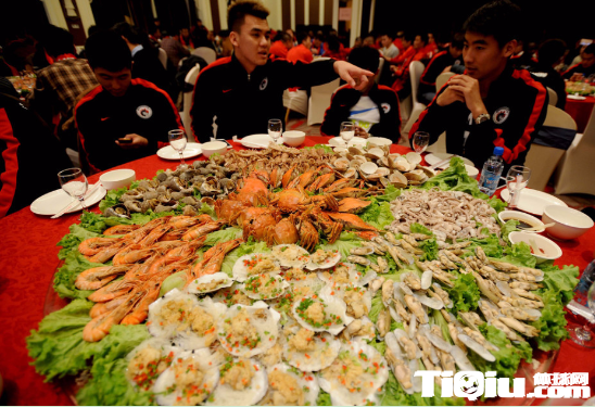 �������˽��ͺ��ʴ�ͣ���л����Ǳ����칦��