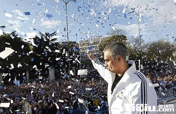 ���������һվȥ�� ��ͷ��¶������Ļ