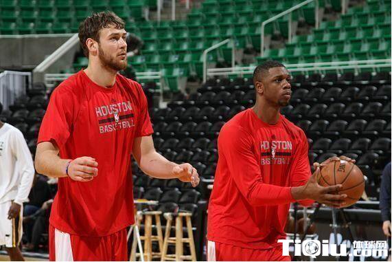 ����ܷ���ǰ��Լ��˹Ī��