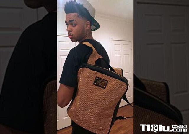 ���˰��۱�5000��Ԫ����