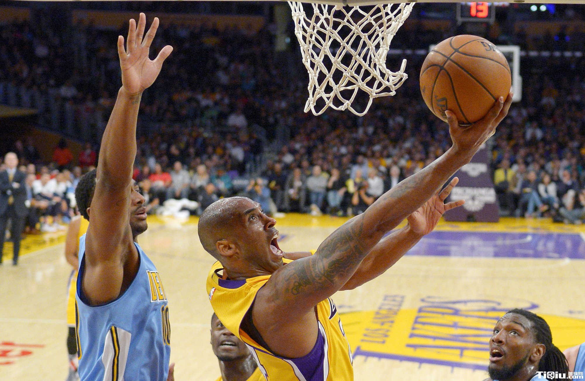 ���˷��ؾ����ж��