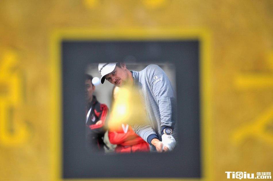 ��˹��۶��֮��ı�ս��,BMW��ʦ��׷��С��