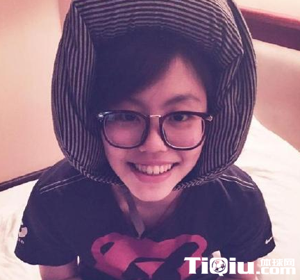 17����Ӿ�ھ����������ǰ�����