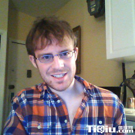 ����˧�糿�ܱ�ɨѩ��ײ�� �����˶�����