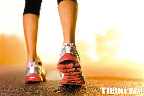 朋友圈拼步数需留心 走出血泡不值得