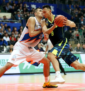 CBA第12轮:上海86-105广东