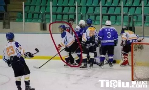 �������˰����˷����ǹ��� ���߸��ױ�ʾ��׷��