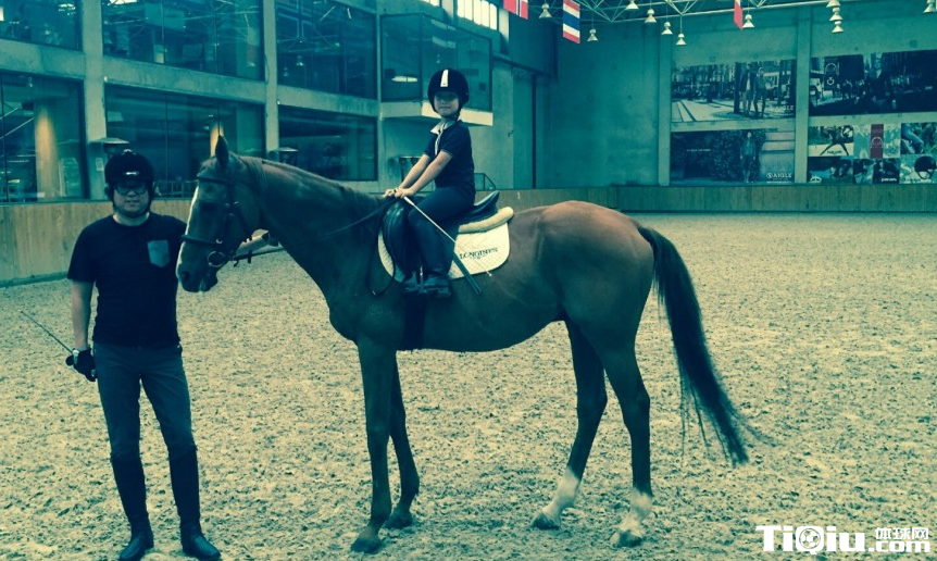 ������ɹ������ףŮ������