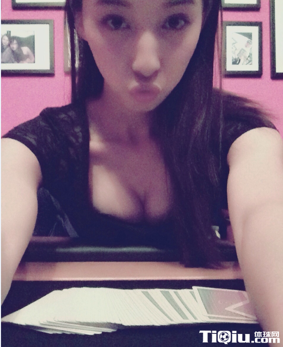 �Ҷĳ�Ů�ɹ٣���ɫ�鷢�� �����Զ�׬1.5�� 