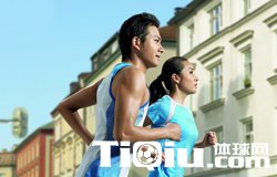 天冷跑步注意5个小细节 热身运动必不可少