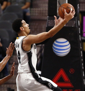 常规赛:爵士81-118马刺