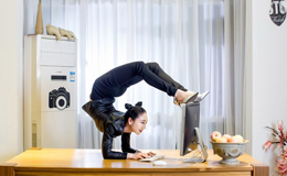 中国第一软妹子秀超高柔术软功 曾破世界纪录