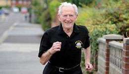 老人跑步益处多 健身延缓衰老