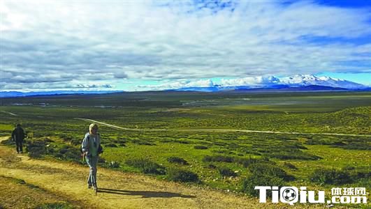 跑步时我们还在干什么:组织爱心社