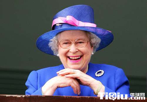 戏剧化的事 英女王痴迷马拉松怠慢来宾