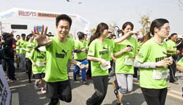 �׾�����Ǯ����˭ �ܲ�������λ�е�һ