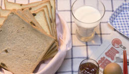 如何应对跑步胃肠不适 跑前最好与最差食物