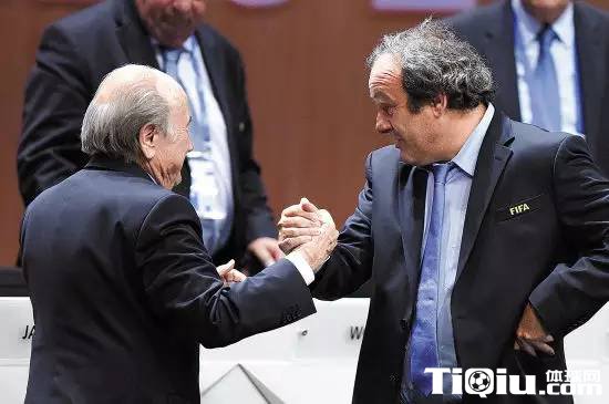 如果布拉特是任我行 那普拉蒂尼就是东方不败