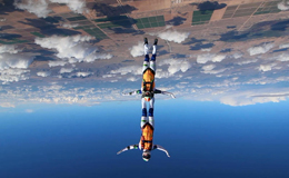 花样高空跳伞图集 两人一组协同合作